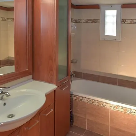 Argyro Apt - Spacious 3bd In Peaceful Village Lägenhet *