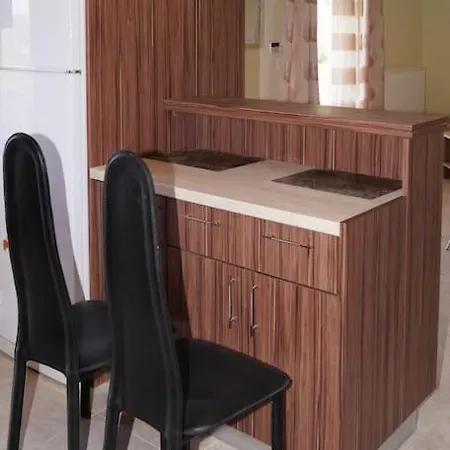 Argyro Apt - Spacious 3bd In Peaceful Village Daire Hanya