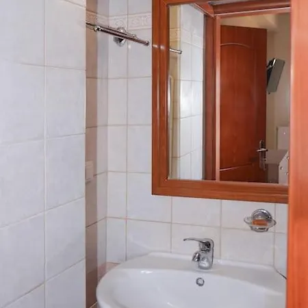 Daire Argyro Apt - Spacious 3bd In Peaceful Village Hanya